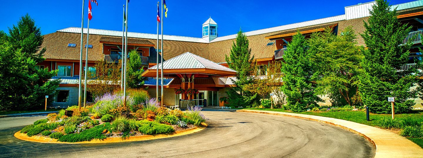 The Lodge at Cedar River Exterior