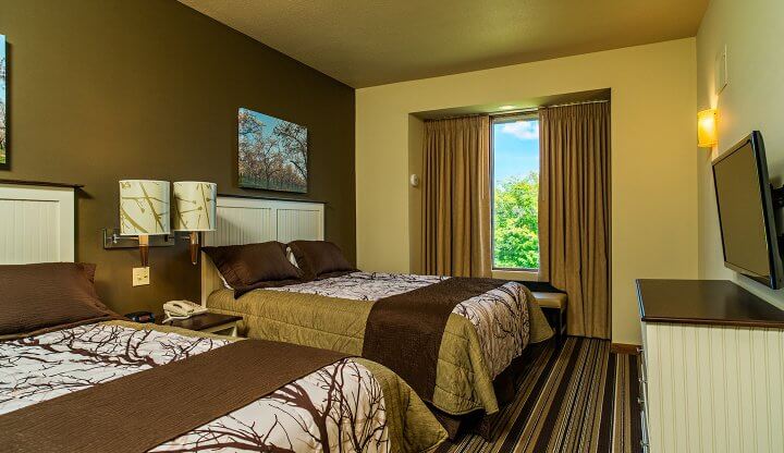 Guest room at Cedar River Village