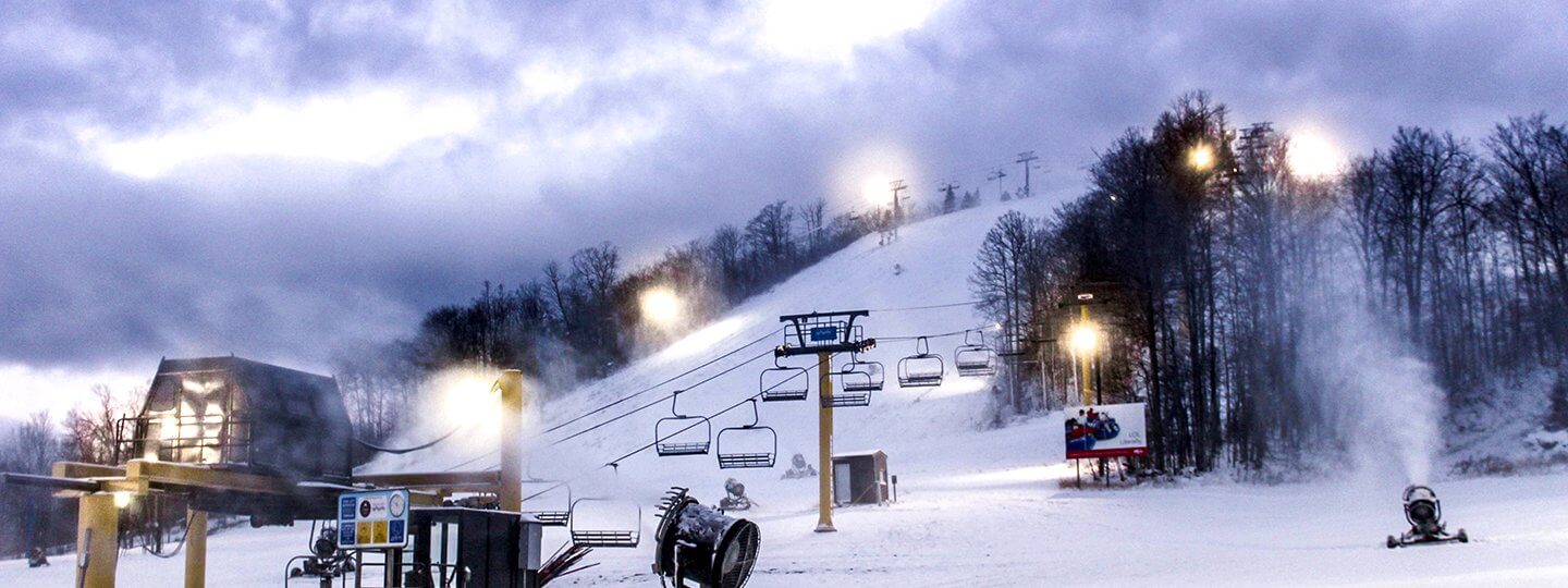 Snowmaking at Schuss Mountain