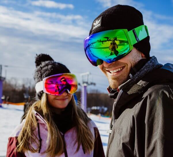 Portrait of 2 Skier with goggles