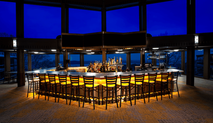 The Lakeview Restaurant Bar with Bar stools infront of the bar