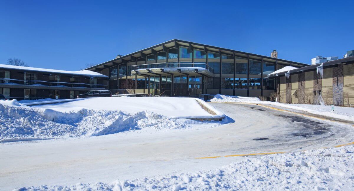 Lakeview Hotel Winter Front