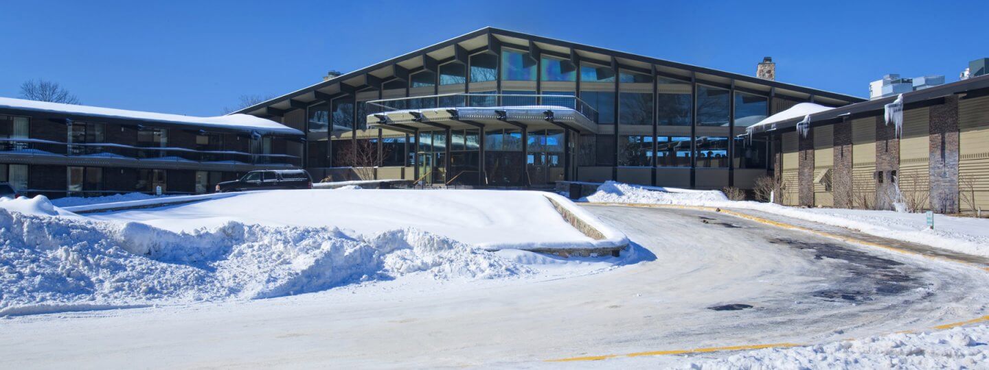Lakeview Hotel Winter Front