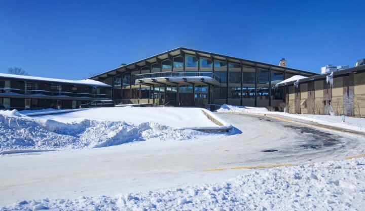 Lakeview Hotel Winter Front
